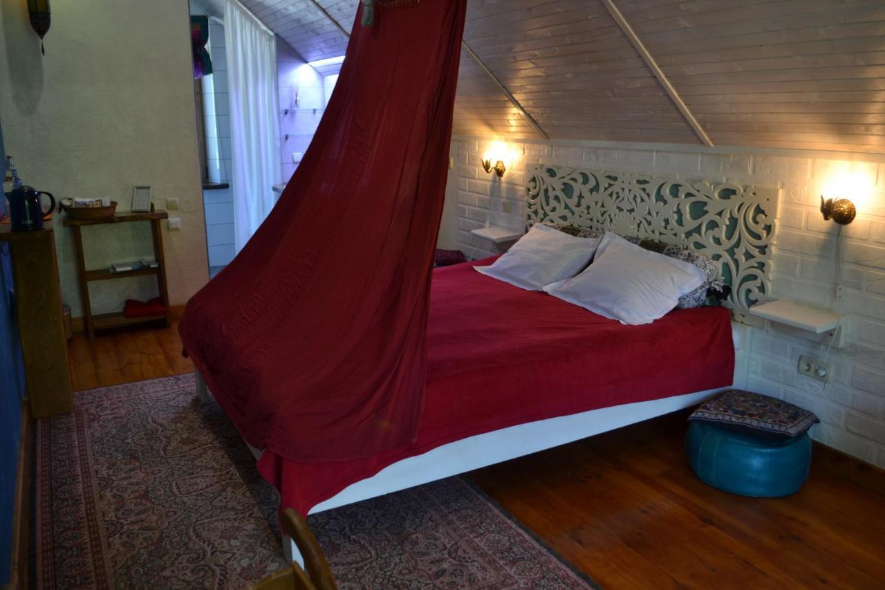 Romantic Guest House Kamjanez-Podilskyj Exterior foto
