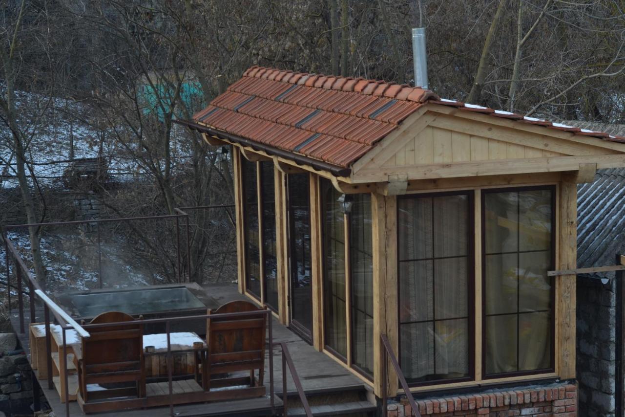 Romantic Guest House Kamjanez-Podilskyj Exterior foto